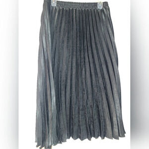 Max Studio Pleated Black Midi Skirt Size Large Flowy Feminine Soft NWT